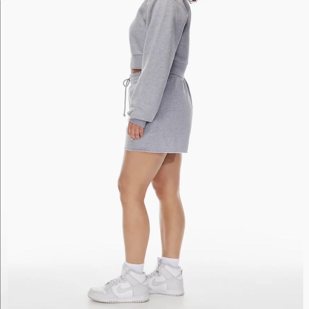 Aritzia TNA CozyFleece boyfriend shorts